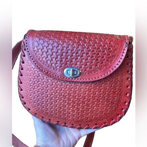 Leather Hand-Tooled Embossed Mexican Purse / Handmade Bag / Artesanal - Picture 1 of 4